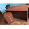Продам письменный стол с тумбой,  метал.  шкафы Практик